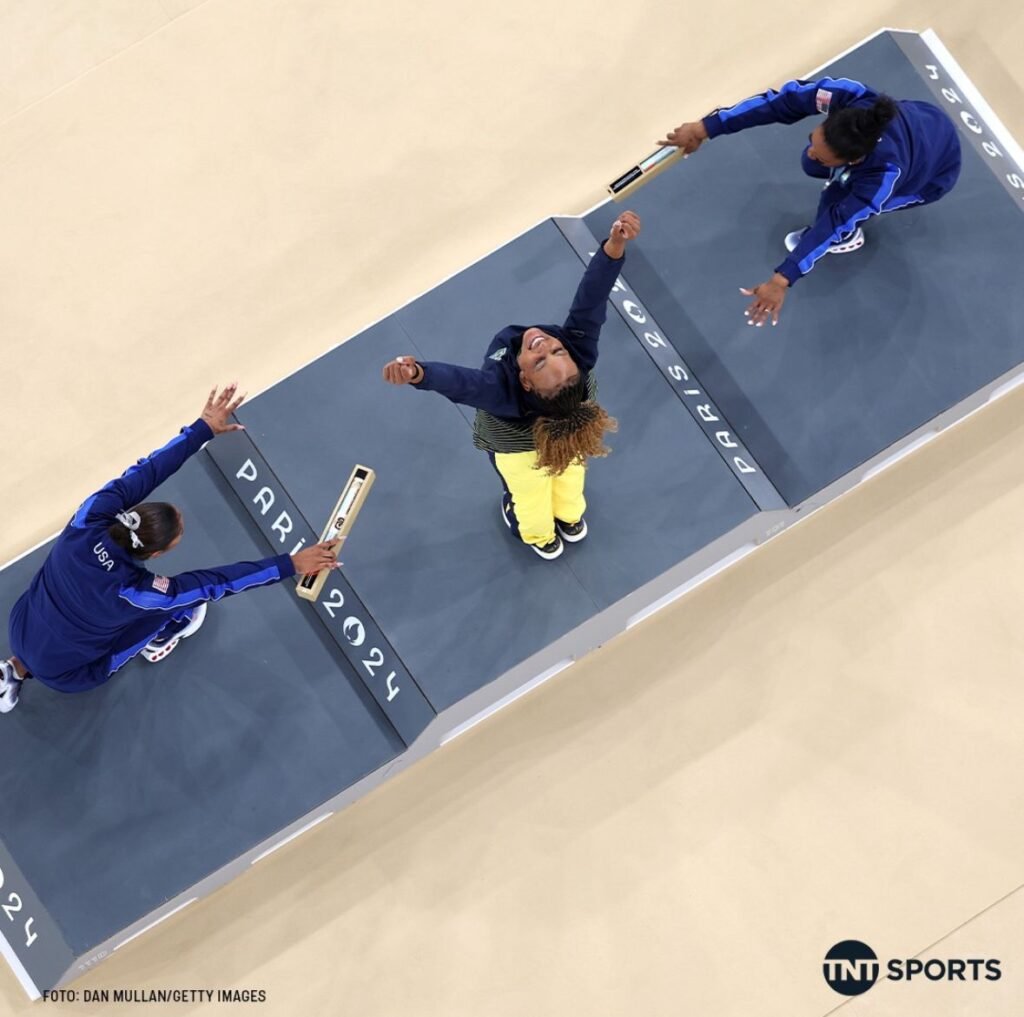 WhatsApp-Image-2024-08-05-at-11.03.43-1024x1017 Esportes Rebeca Andrade é ouro no solo em Paris