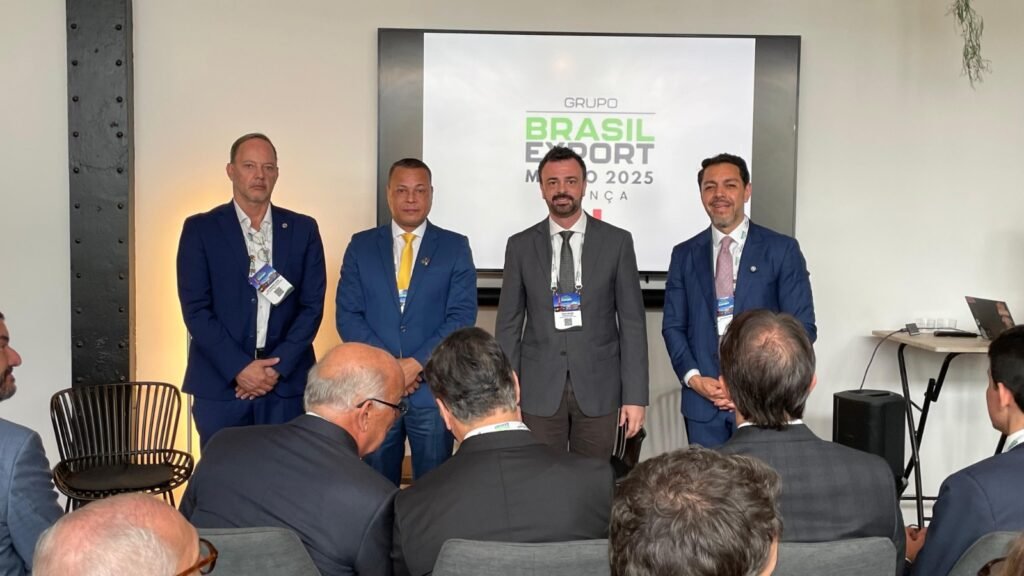 1000375511-1024x576 Economia  Carteira de investimentos em portos baianos é apresentada em missão na França 